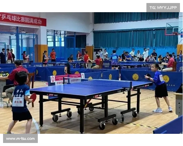 校园乒乓球联赛激战正酣 学校之间角逐激烈争夺荣耀 校园乒乓球联赛激战正酣 学校之间角逐激烈争夺荣耀